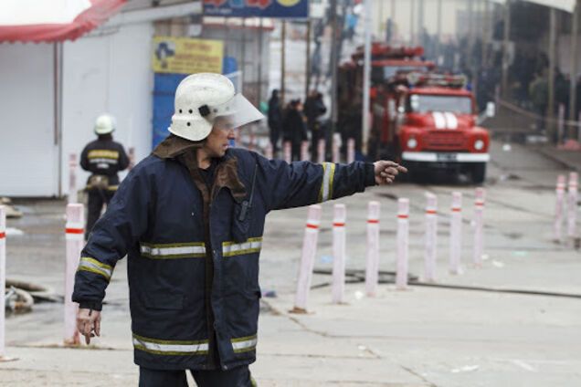 Пожарные ликвидировали возгорание автобуса на трассе под Киевом