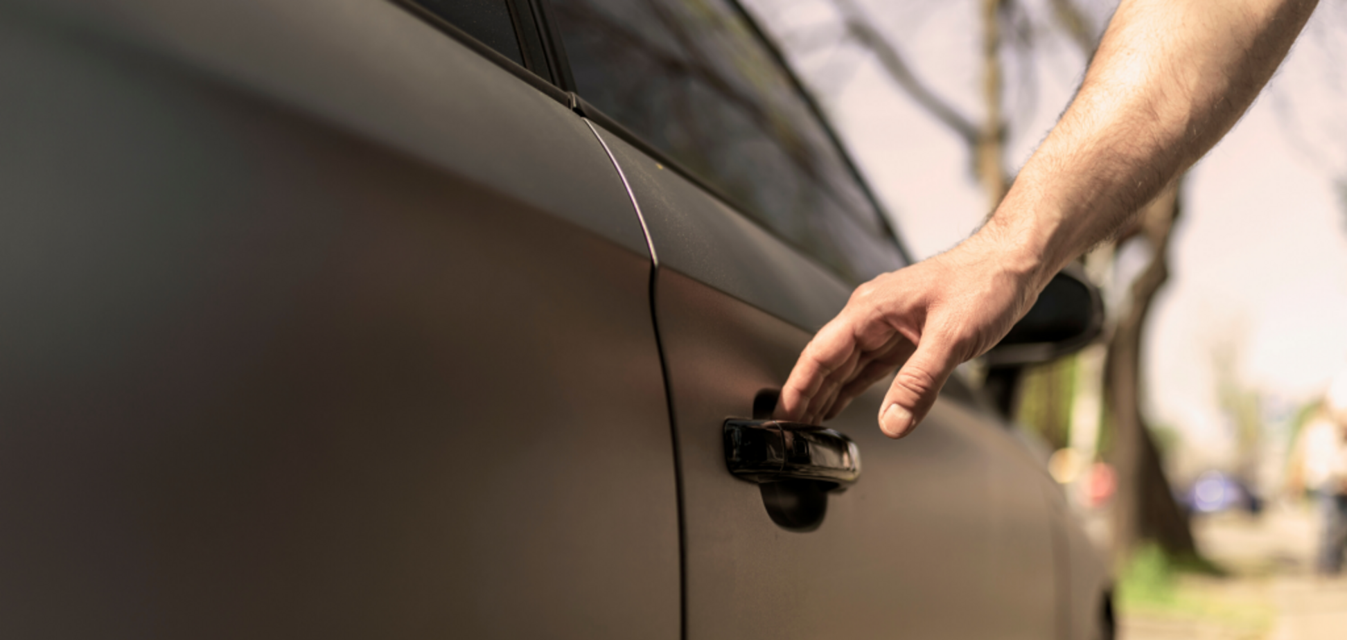 Как очень быстро охладить нагретую солнцем машину: простой лайфхак