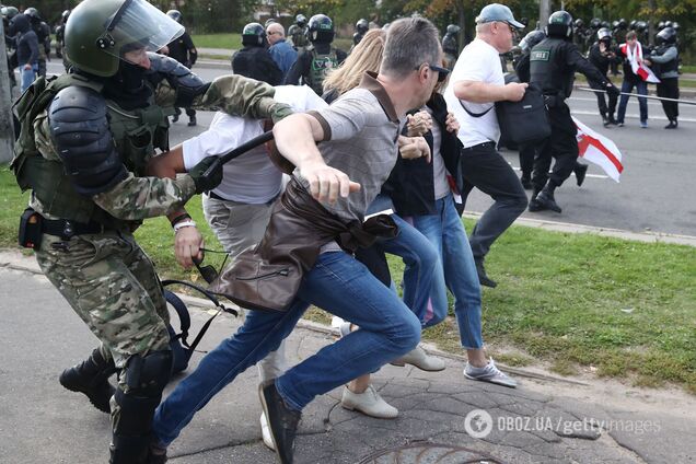 У МВС Білорусі визнали, що стріляли на протестних мітингах у Мінську. Відео