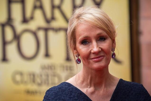 Джоан Роулинг попала в скандал из-за трансгендеров