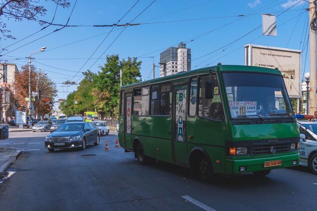 В центре Днепра автобус насмерть переехал женщину. Фото и видео 18+