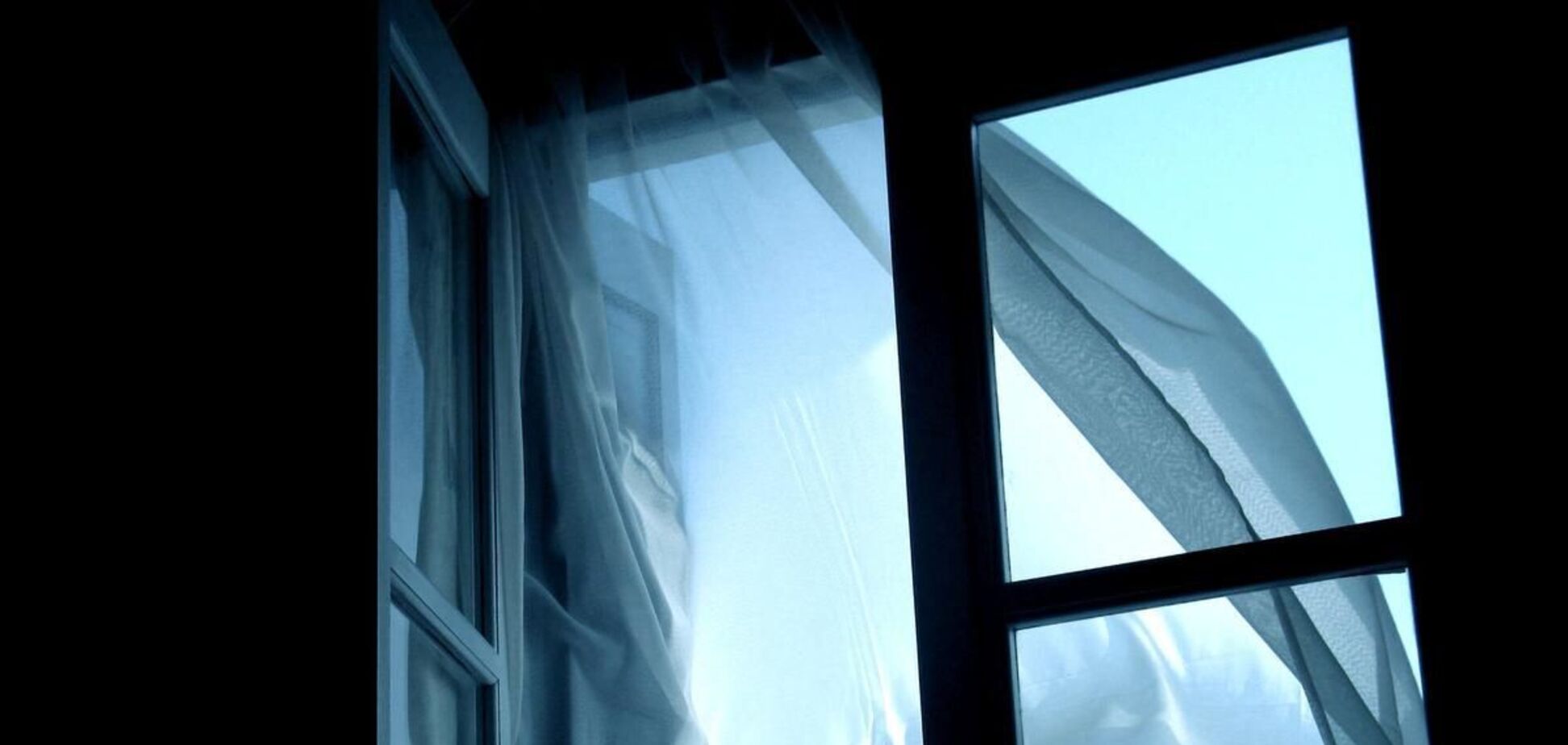 В Кривом Роге мужчина с подозрением на COVID-19 выпрыгнул из окна больницы