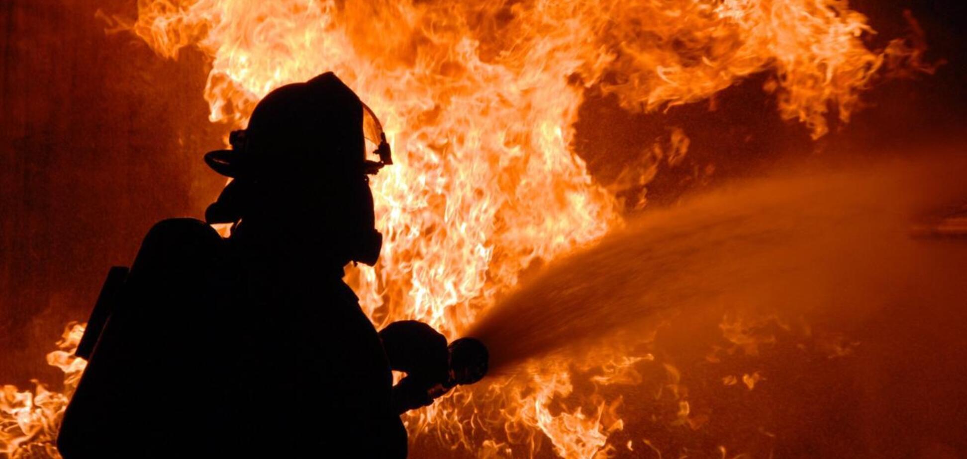 В Киеве на Троещине загорелась квартира