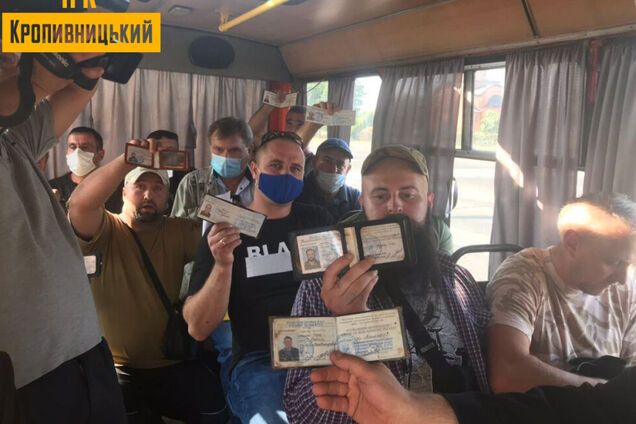 Ветерани в Кропивницького провчили несумлінного маршрутника