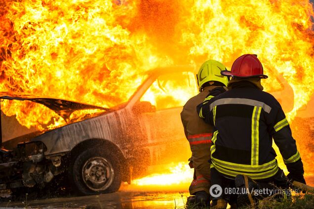 Слідчому поліції Києва вночі підпалили Lexus