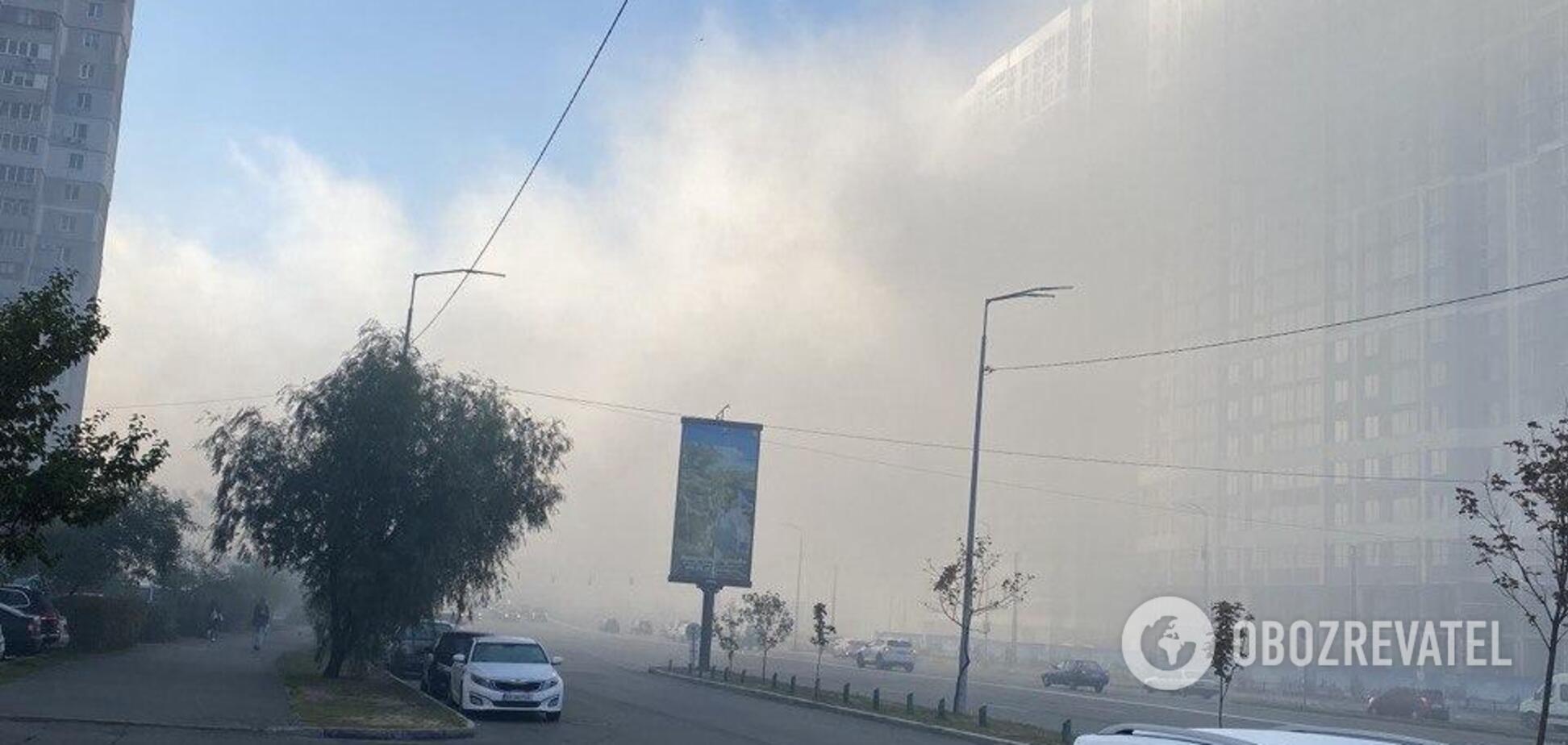 Часть Киева укрыл смог