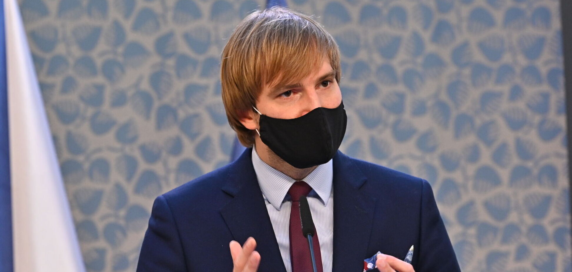 Адам Войтех пішов у відставку через сплеск COVID-19