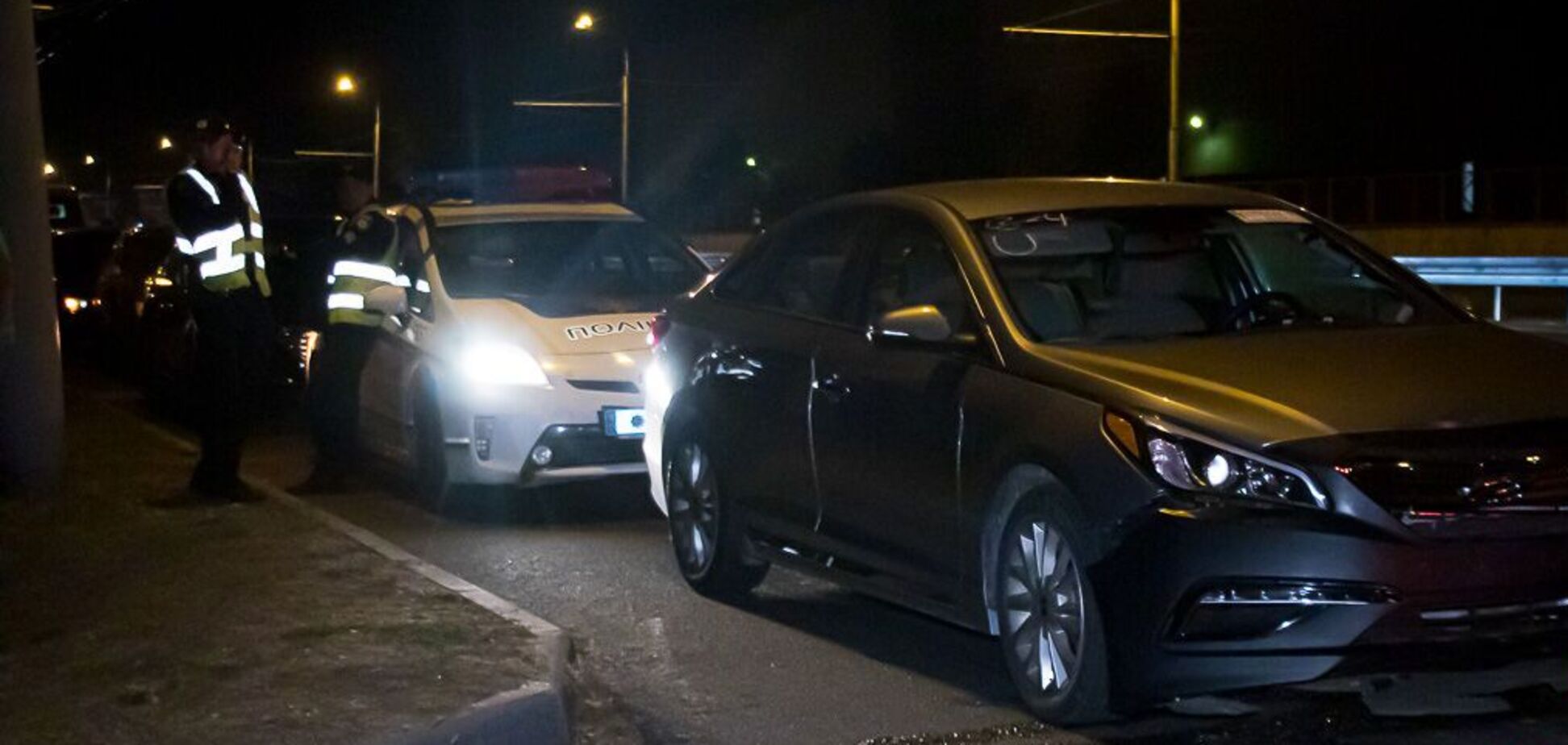 В Днепре в ночном ДТП на Набережной Заводской пострадала девушка. Фото