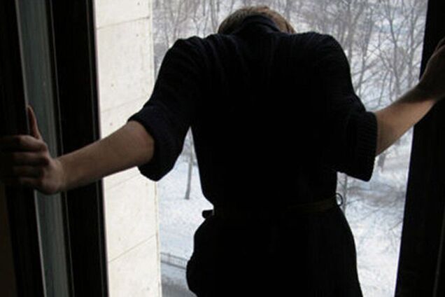 У Києві жінка випала з вікна