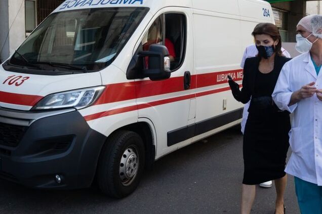 Марина Порошенко посетила в больнице Владимира Балуха. Фото: Европейская Солидарность