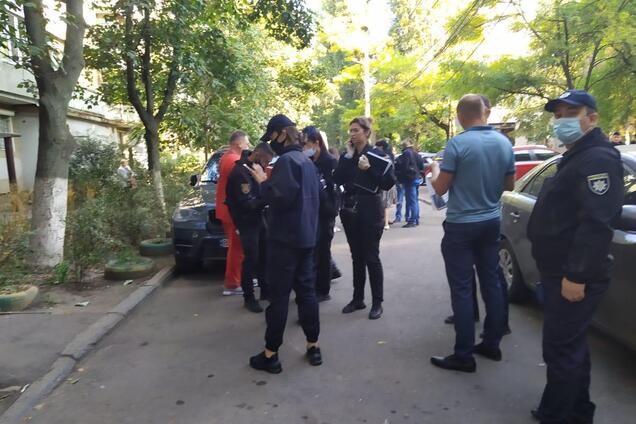 В Одессе зарезали девушку в аптеке: подозреваемый задержан. Фото 18+