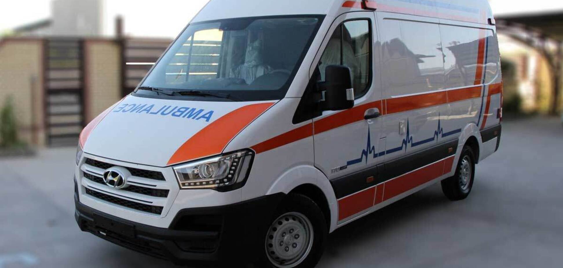 В регионах Украины скорые собираются в очереди из-за COVID-19