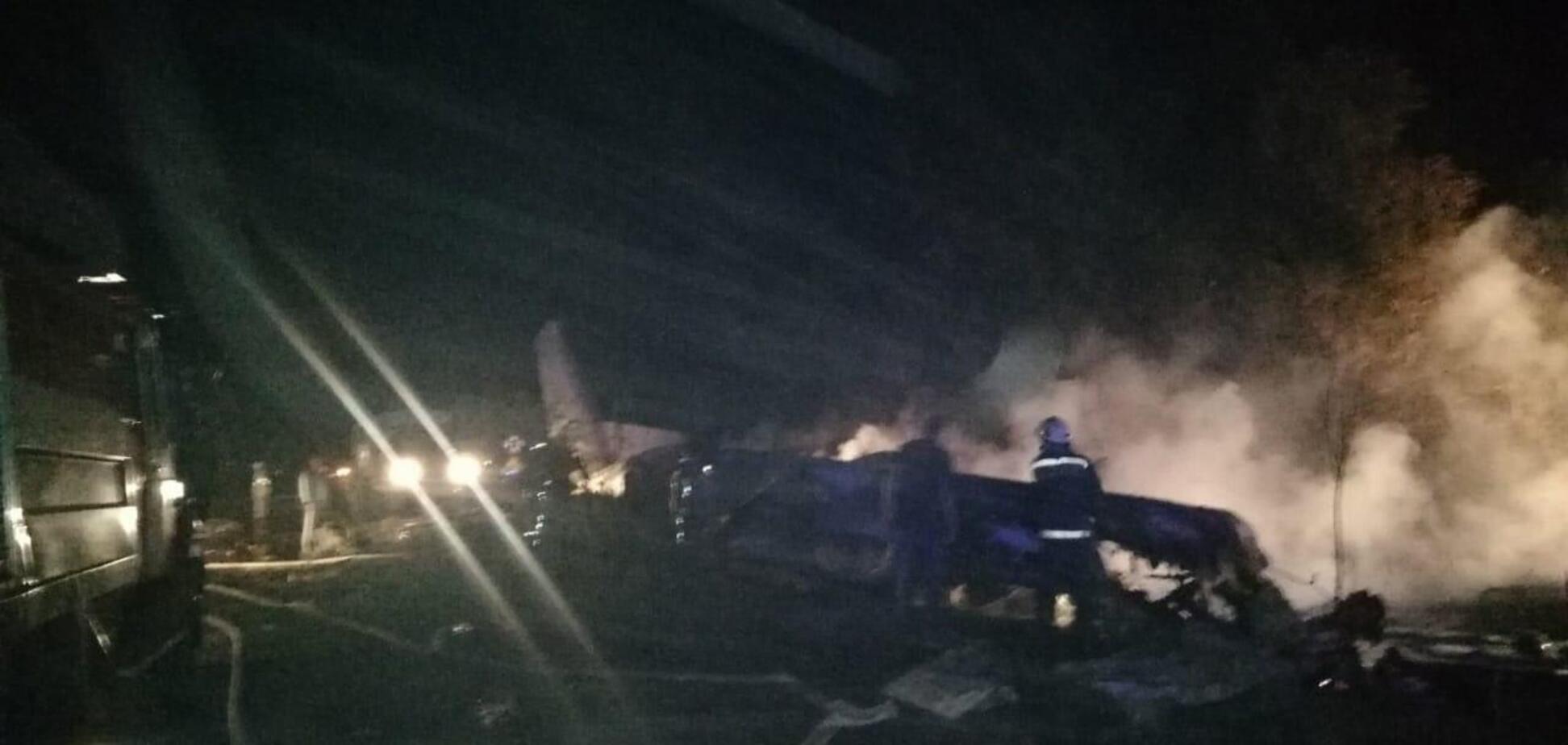Во время крушения самолета под Харьковом военные выпрыгивали на землю. Видео