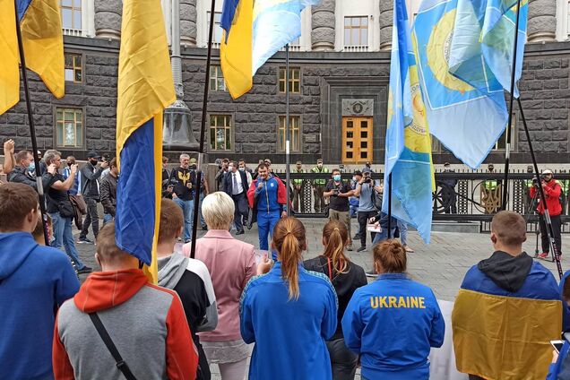 Митинг Олимпийского колледжа под Кабмином