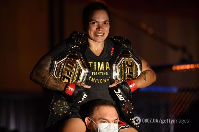 У чемпіонки UFC і її дружини народилася дитина. Фотофакт