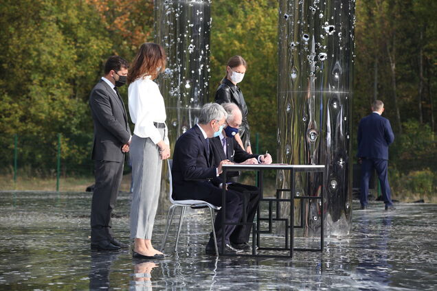Кабмін і Меморіальний центр 'Бабин Яр' підписали меморандум про співпрацю