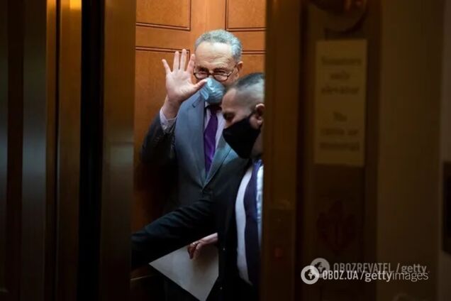 Врач посоветовал не пользоваться лифтом из-за COVID-19