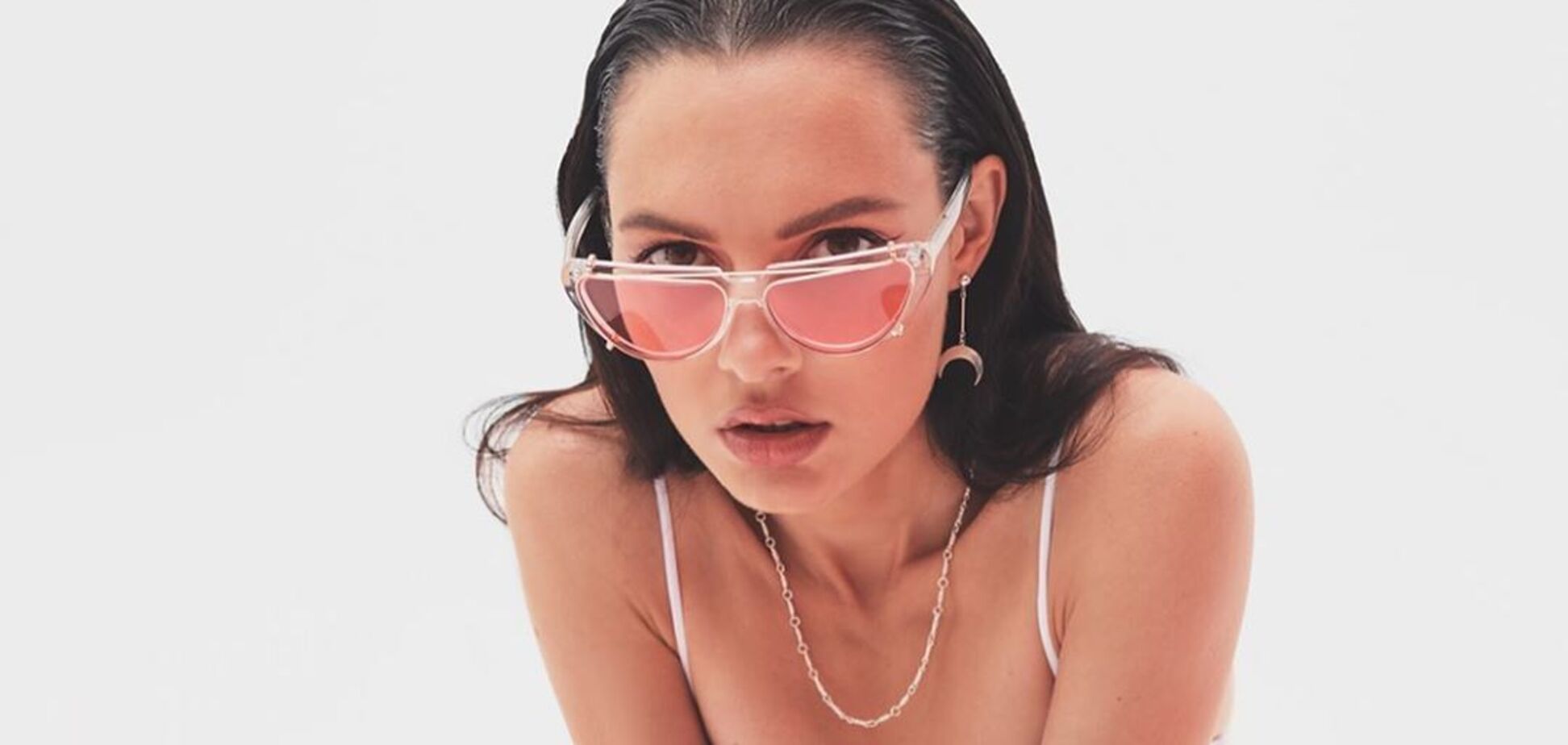 Екссолістка Serebro повністю оголилася на камеру. Фото