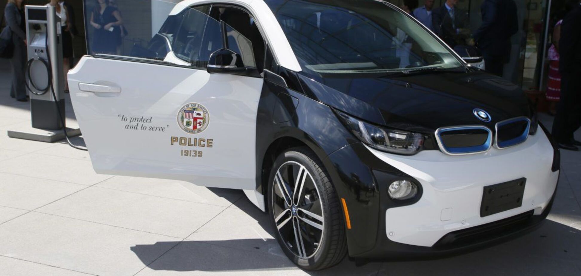Полицейские BMW i3 продают в США с большой скидкой. Фото: bimmerlife.com