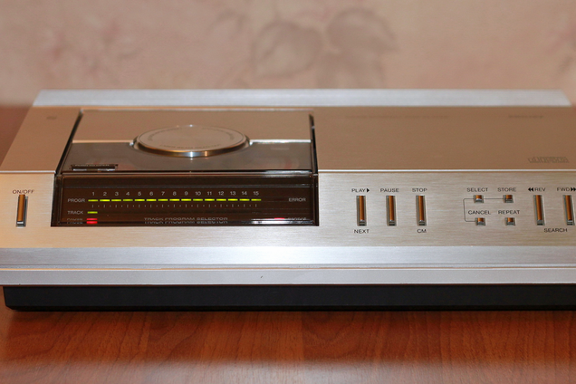 Sony і Philips разом займалися розробкою перших CD-плеєрів