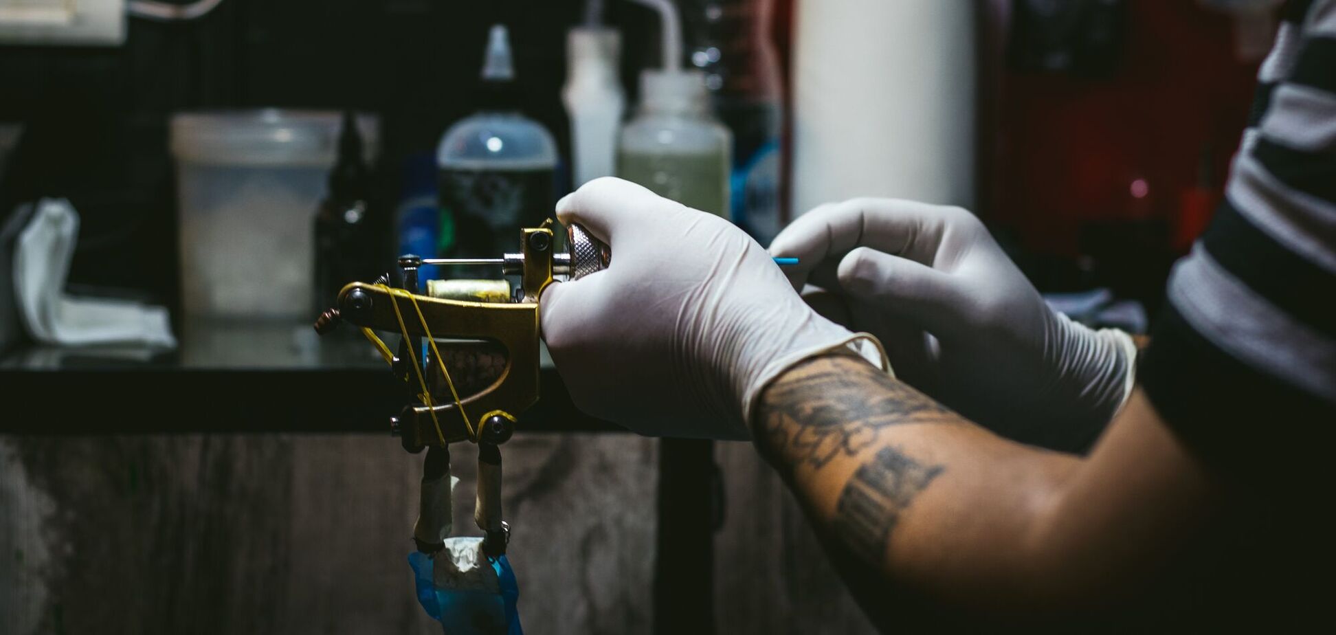 Татуировки нарушают механизм секреции кожи