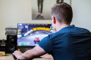 Играть в игры