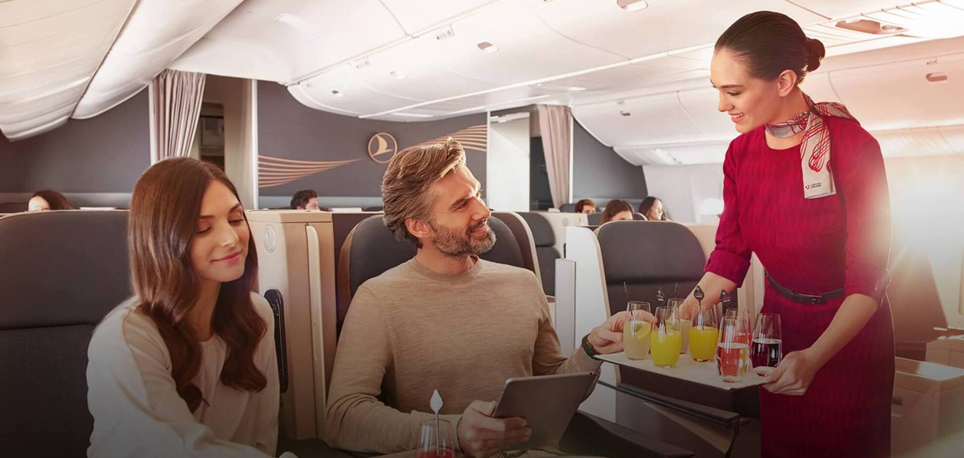 Названы способы бесплатно попасть в бизнес-класс самолета