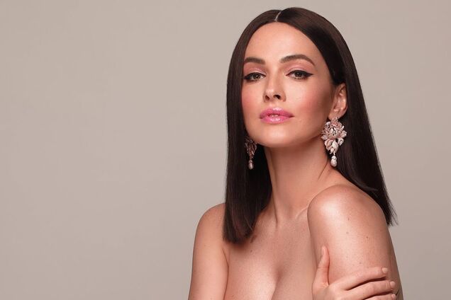 Астаф'єва виставила напоказ великі груди. Фото