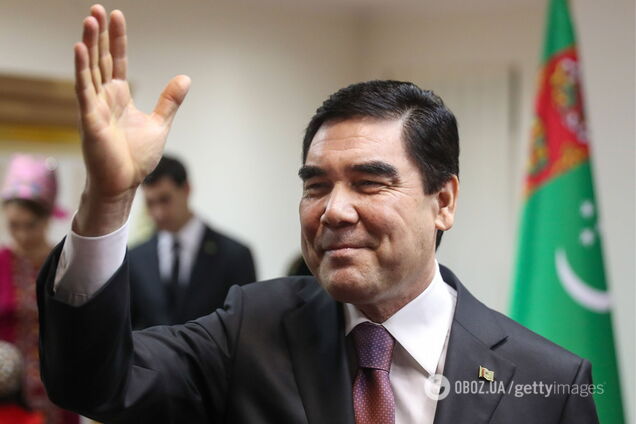 Бердымухамедов расстрелял из пулемета бочки и стал героем в сети. Видео