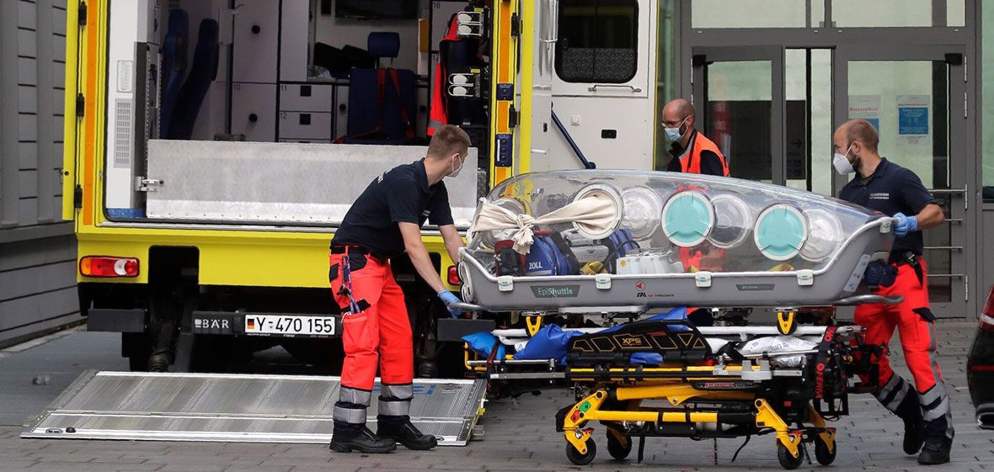 Транспортировка отравленного Алексея Навального