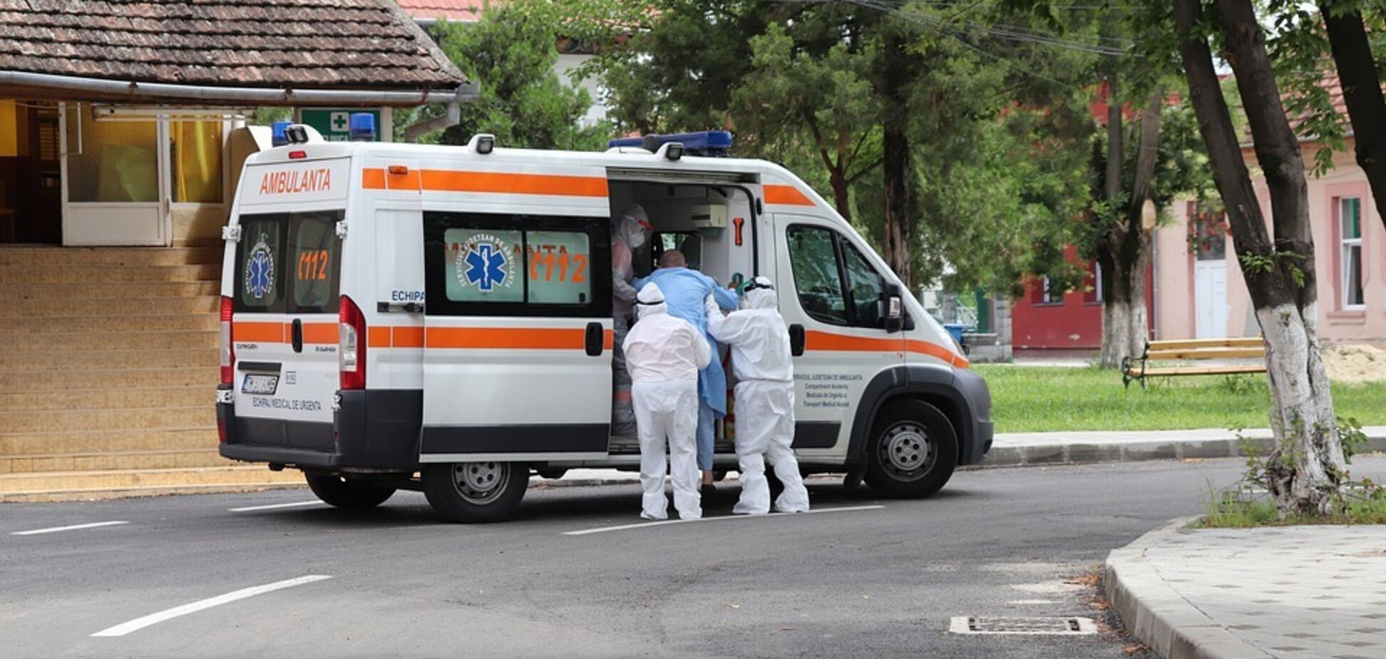 В Україні відновили механізм допомоги пацієнту з підозрою на COVID-19