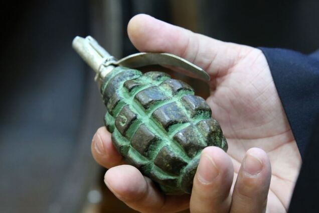 У Дніпрі чоловік кинув гранату в людей, є поранені