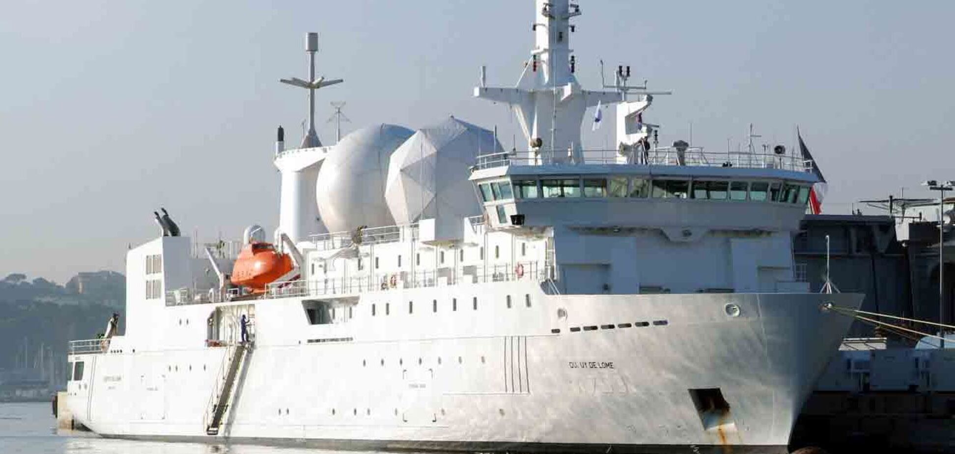 Французький корабель-розвідник Dupuy de Lome заблокував російські С-400