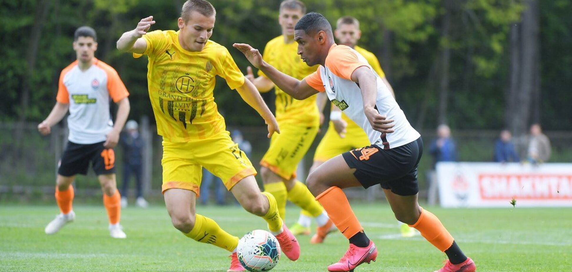 Рух – Шахтар