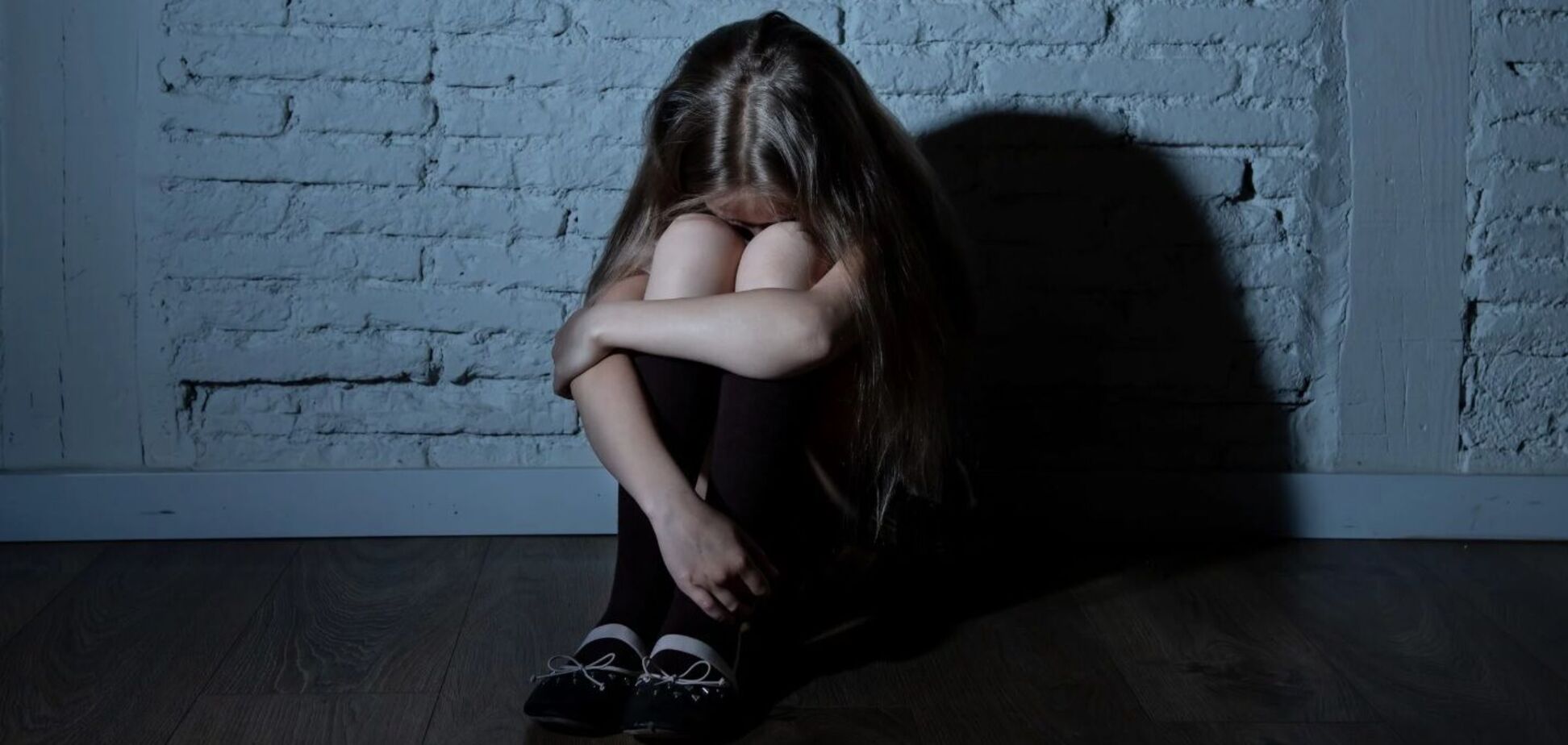 На Дніпропетровщині мати била 7-річну дочку з інвалідністю