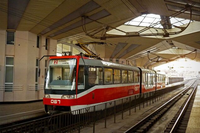 У Кривому Розі швидкісний трамвай зійшов з рейок в тунелі