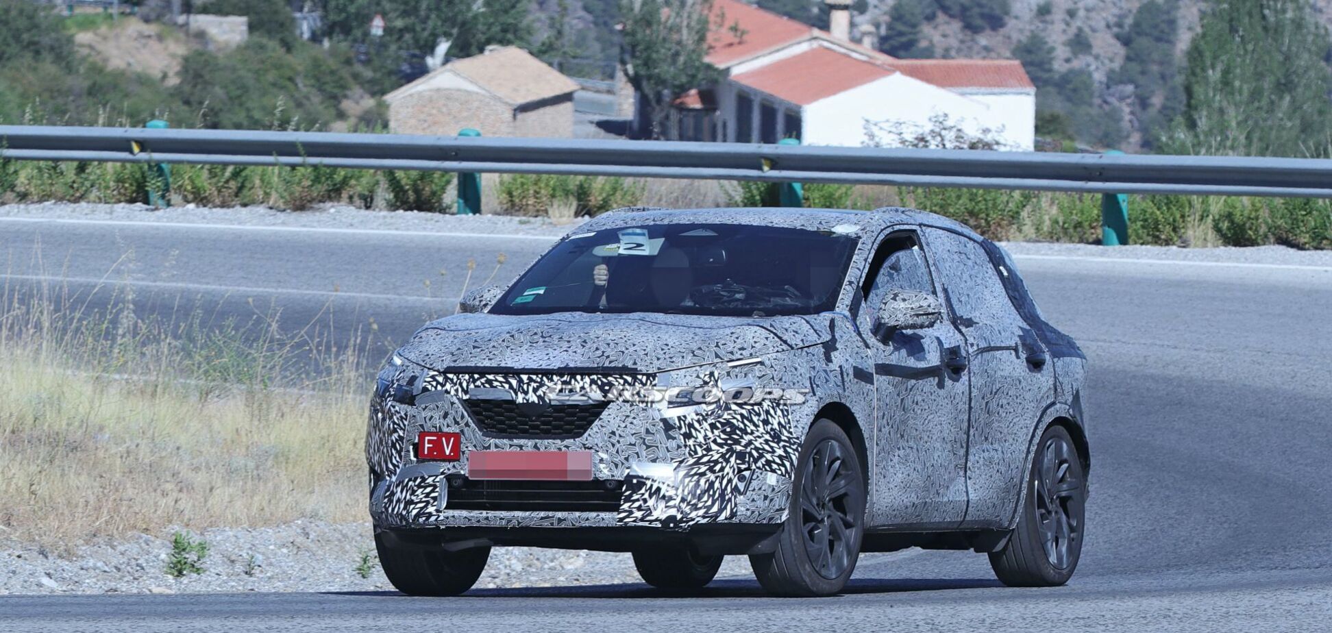 Компания Nissan отложила старт производства нового Qashqai