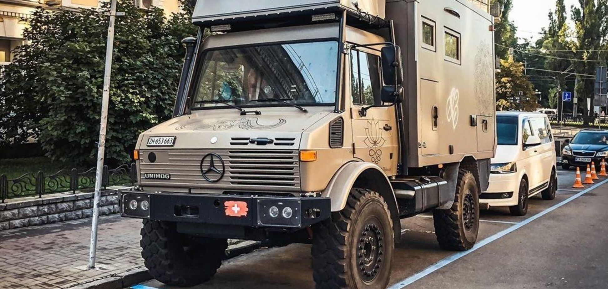 Уникальный Mercedes Unimog нашли в центре Киева. Фото: Instagram @t.o.p.c.a.r.s_u.a