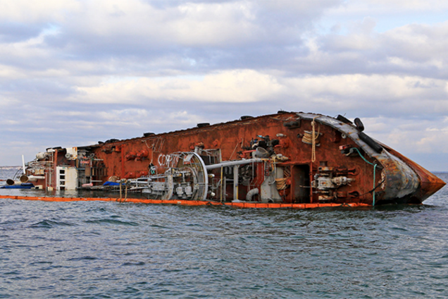 Затонулий танкер 'Делфі' в Одесі