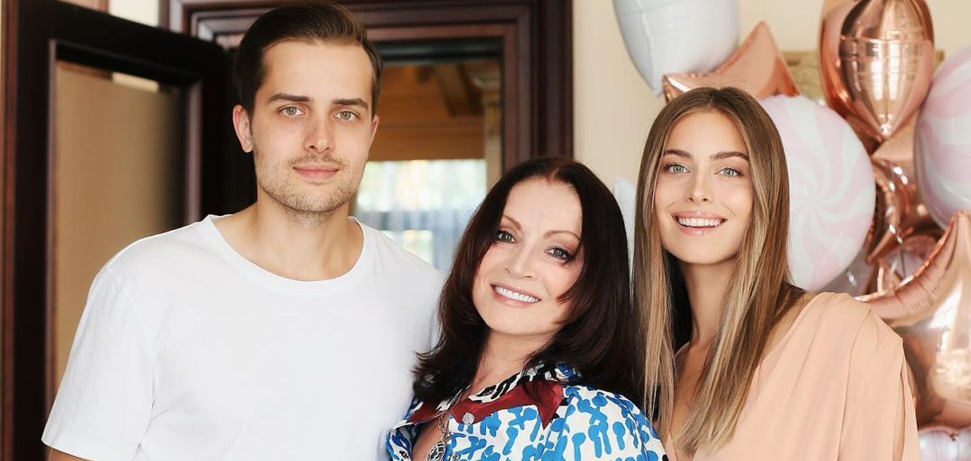 Ротару отпраздновала Новый год с семьей под Киевом: в сеть попали фото и видео