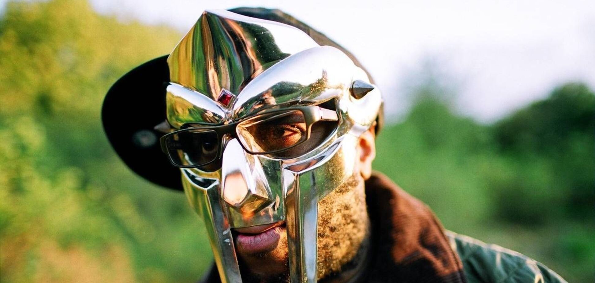 Умер известный рэпер MF Doom