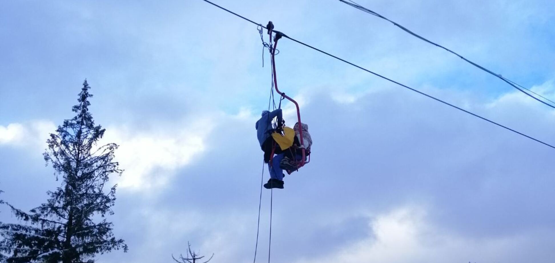 ДСНС показала видео спасения туристов в Славском