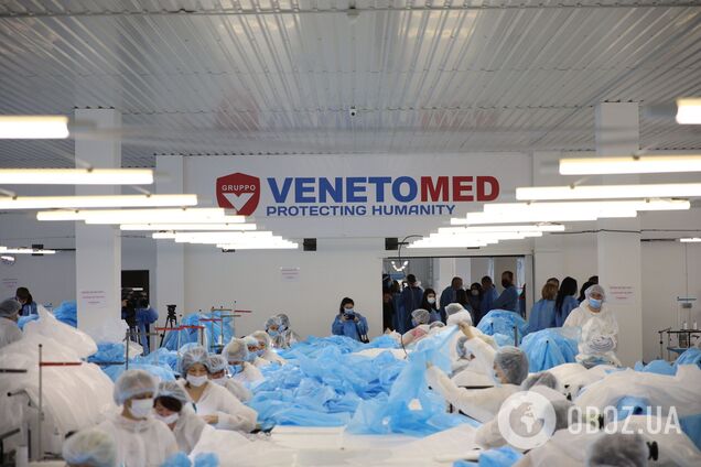 VENETOMED развернул серийное производство спецодежды для медиков