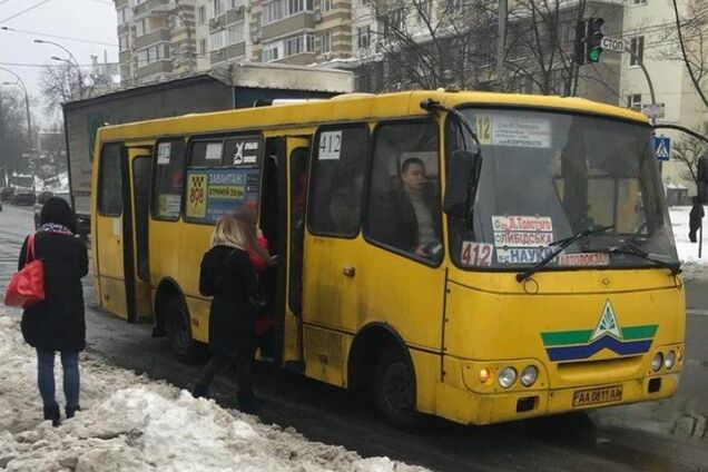 Маршрутки в Києві грубо порушують перший робочий день локдауну