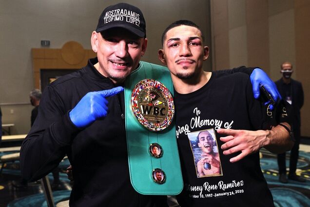 Теофімо Лопес-старший і його син