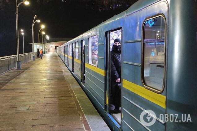 В метро Киева заходили по билетам или за 5 копеек. Исторические фото и видео