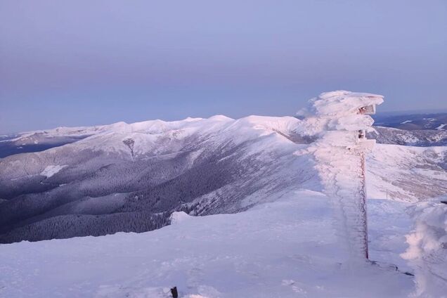 Карпати замело снігом