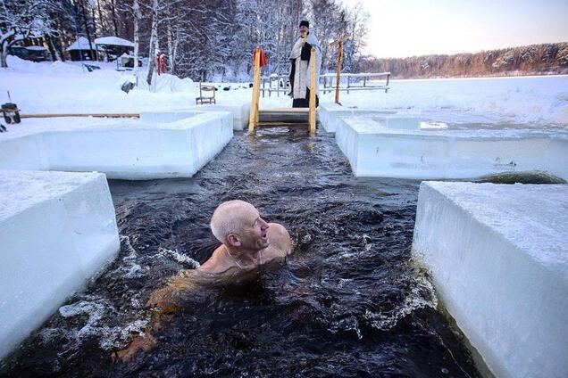 Купання на Водохреще