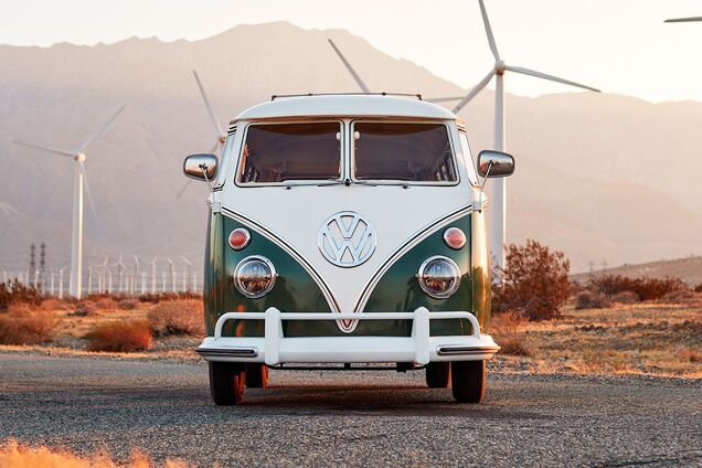 Tesla Model S скрестили с 55-летним Volkswagen