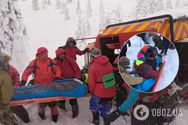 Носилки с туристом поклали в вездеход 'Богун'